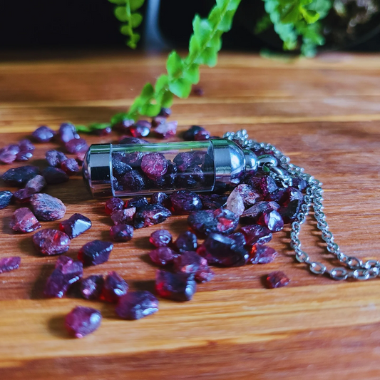 Garnet Crystal Necklace with Smoothed Gemstone Chamber for Energy Absorption – 20.9” Chain, Empowering Crystal Jewelry for Passion, Strength, Vitality