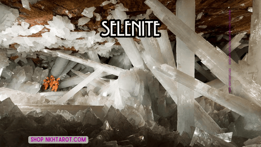 Selenite: Magical Properties, Ritual Uses, and Spiritual Benefits in Witchcraft