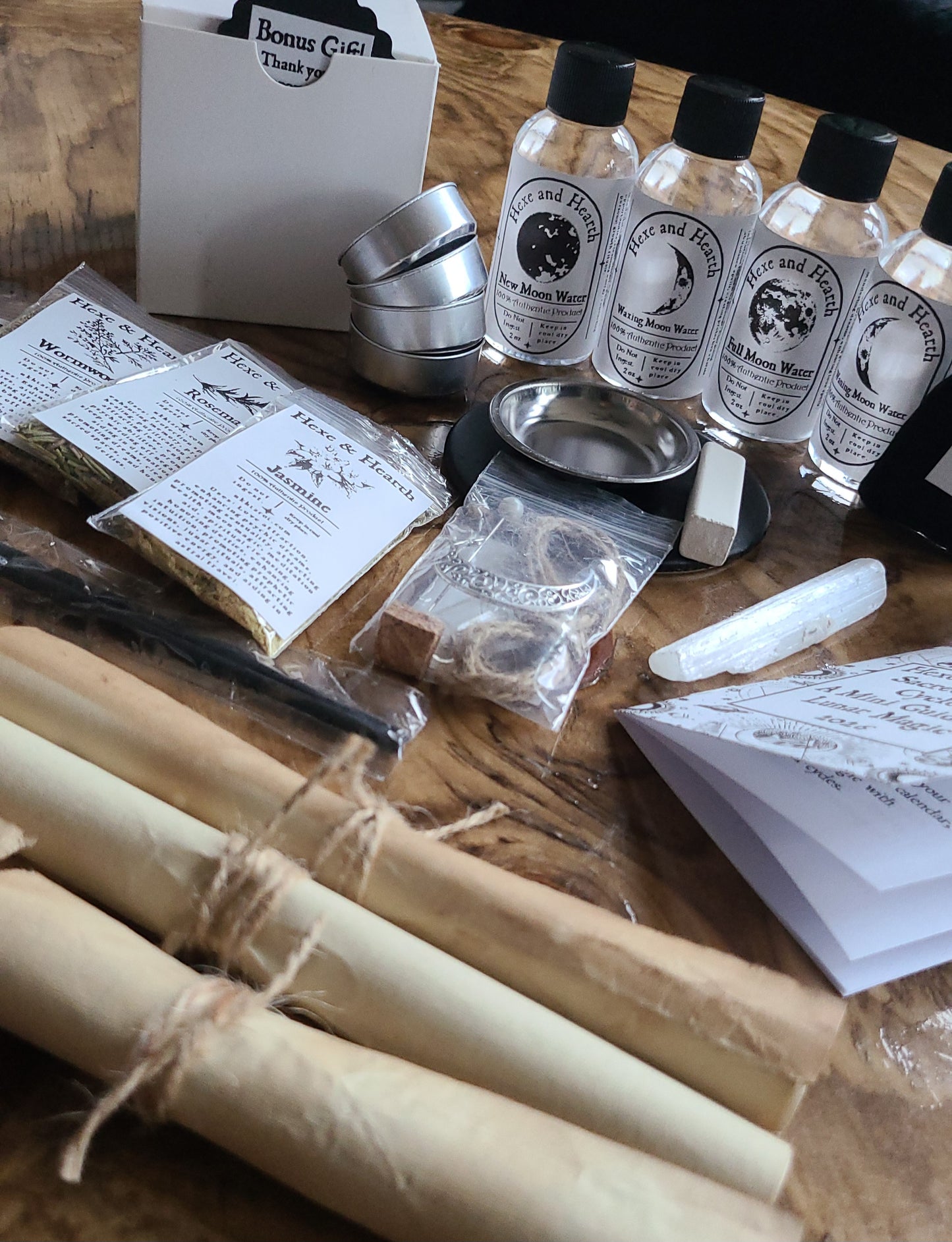 Lunar Spell Kit –3 spells 4 Moon Waters, Selenite Wand & Hexe Black Salt, Cleansing, Charging & Intention